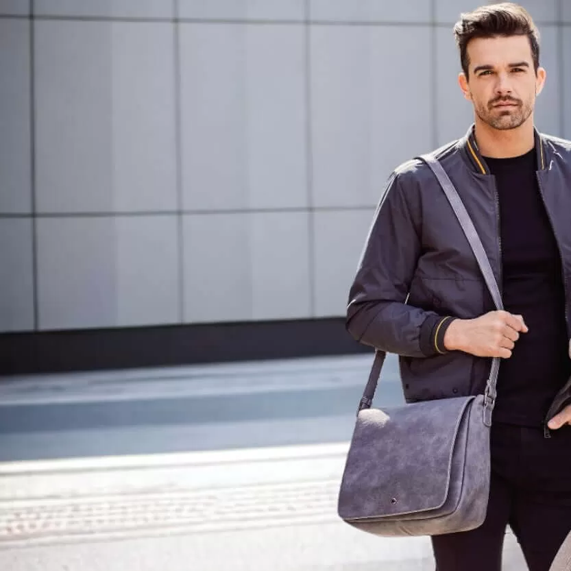 CARTER | Charcoal Classic Messenger Bag