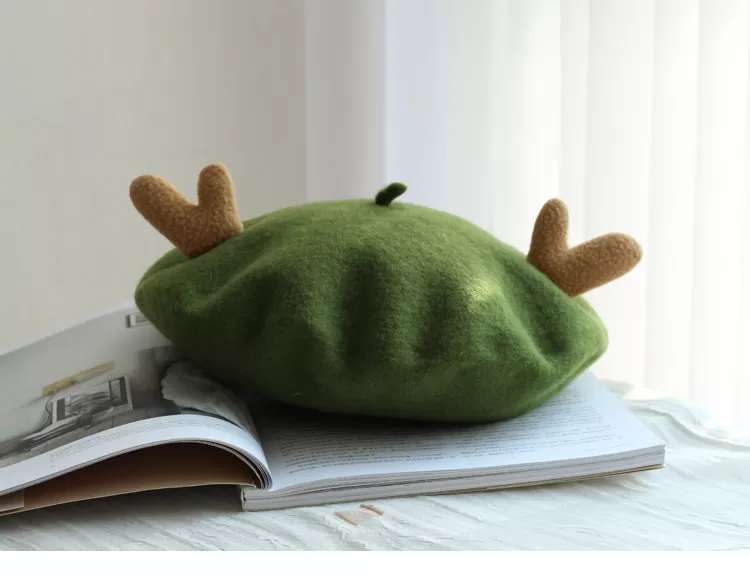 CUTE ANTLER CHRISTMAS BERET BY51011