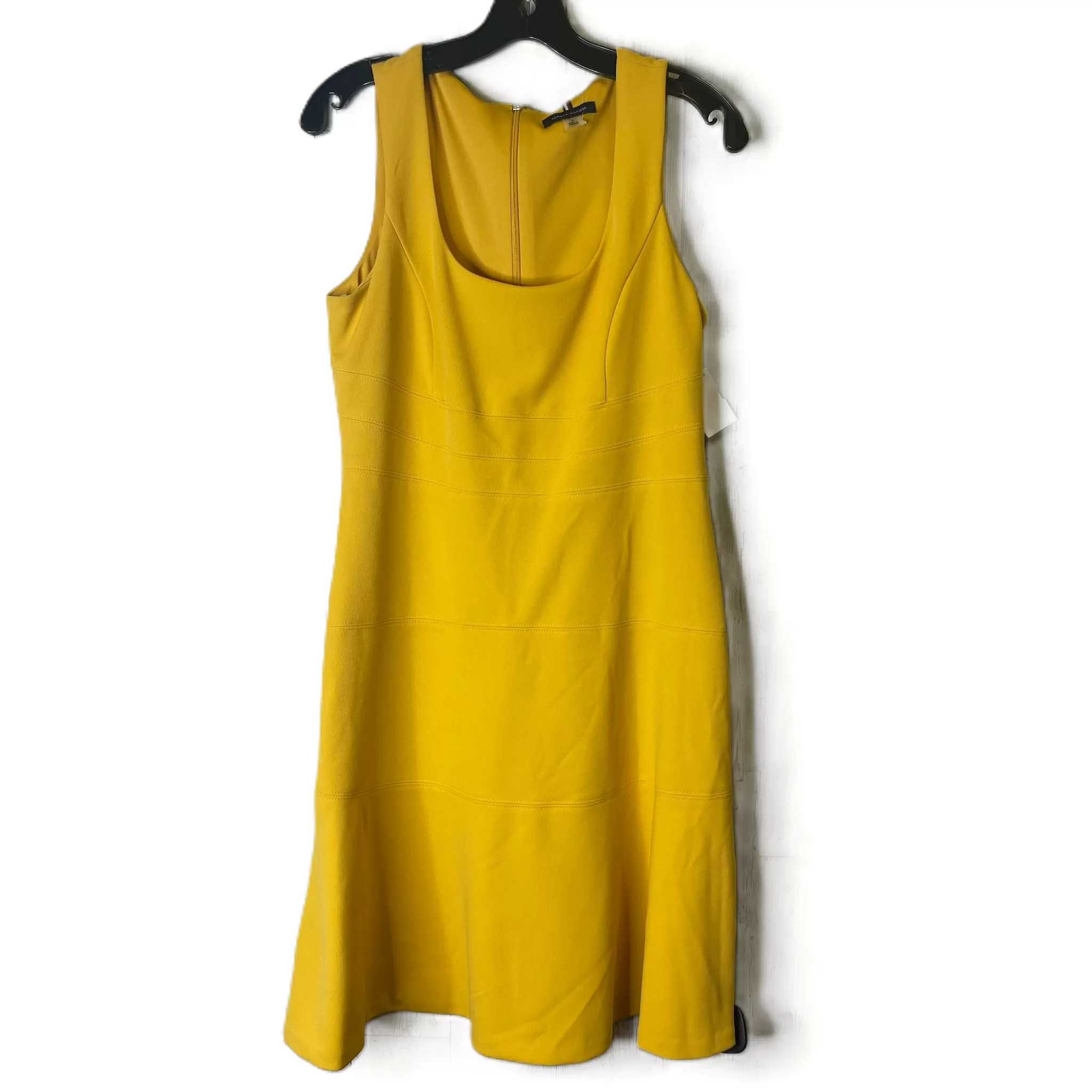 Dress Casual Short By Tommy Hilfiger In Yellow, Size: 8