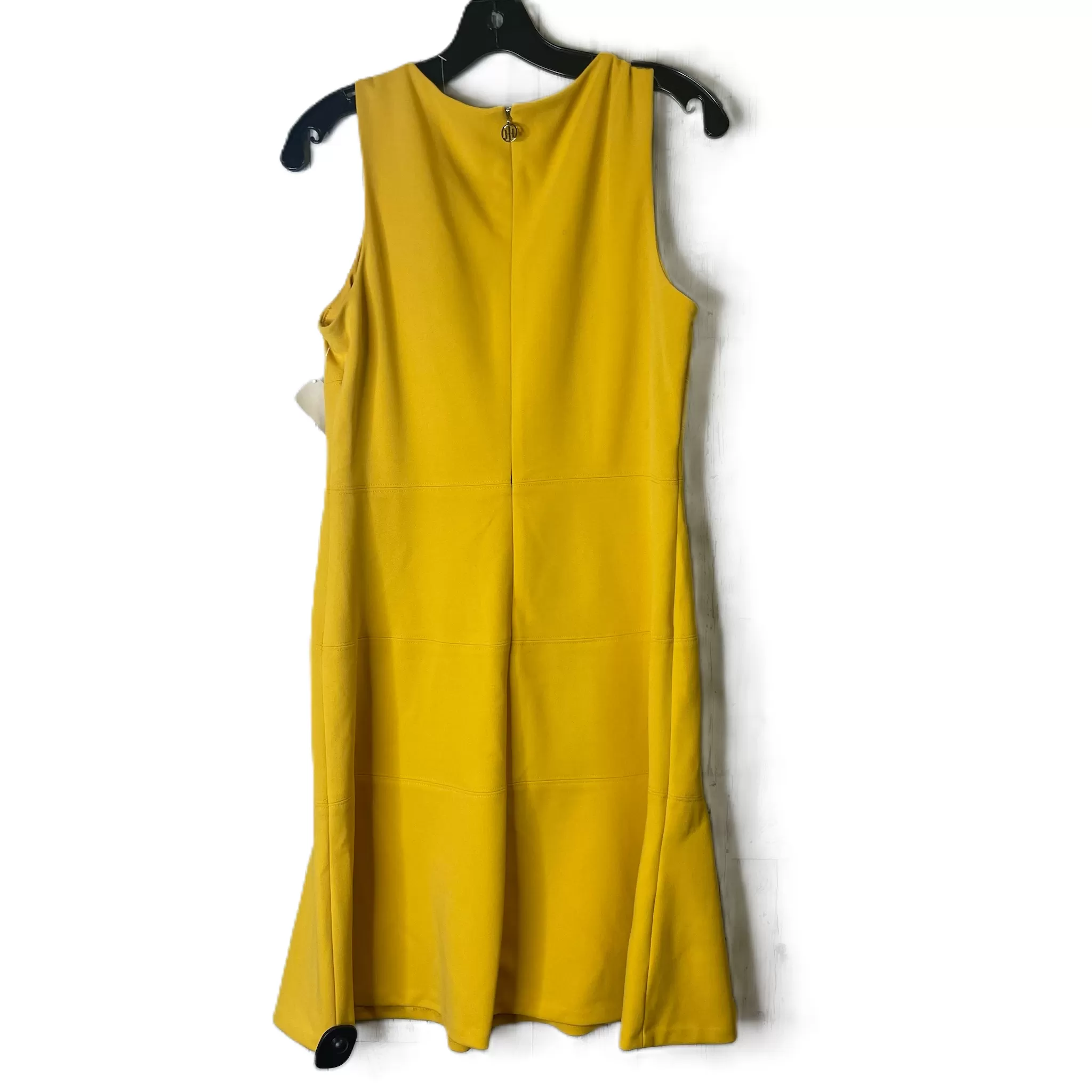 Dress Casual Short By Tommy Hilfiger In Yellow, Size: 8