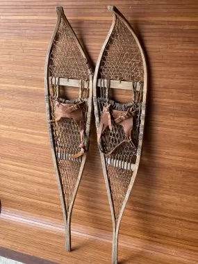 Ojibwa Pointed Tip Wood Snowshoes