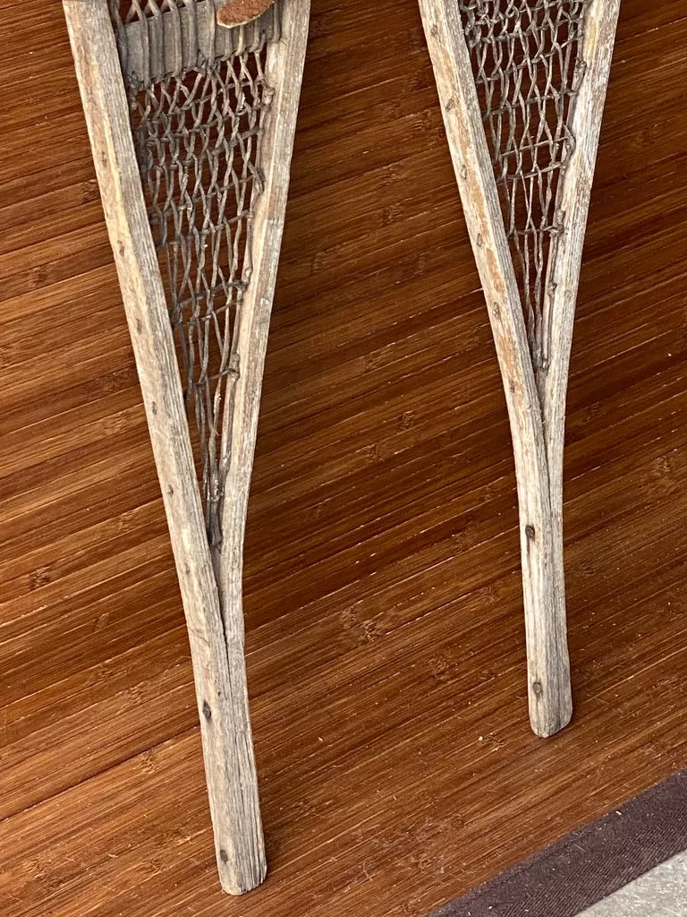 Ojibwa Pointed Tip Wood Snowshoes