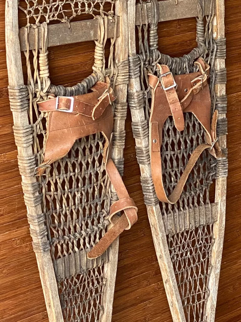 Ojibwa Pointed Tip Wood Snowshoes