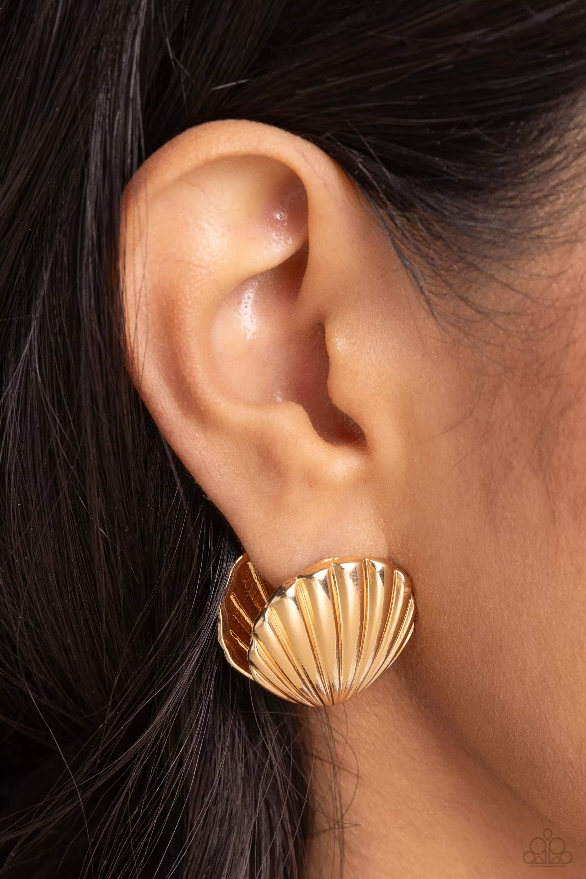 Paparazzi Seashell Surprise Gold Post Earrings