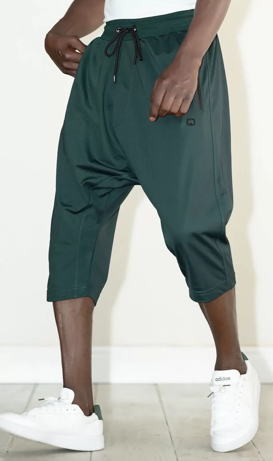 QL Relaxed Lightweight Cropped Joggers in Green