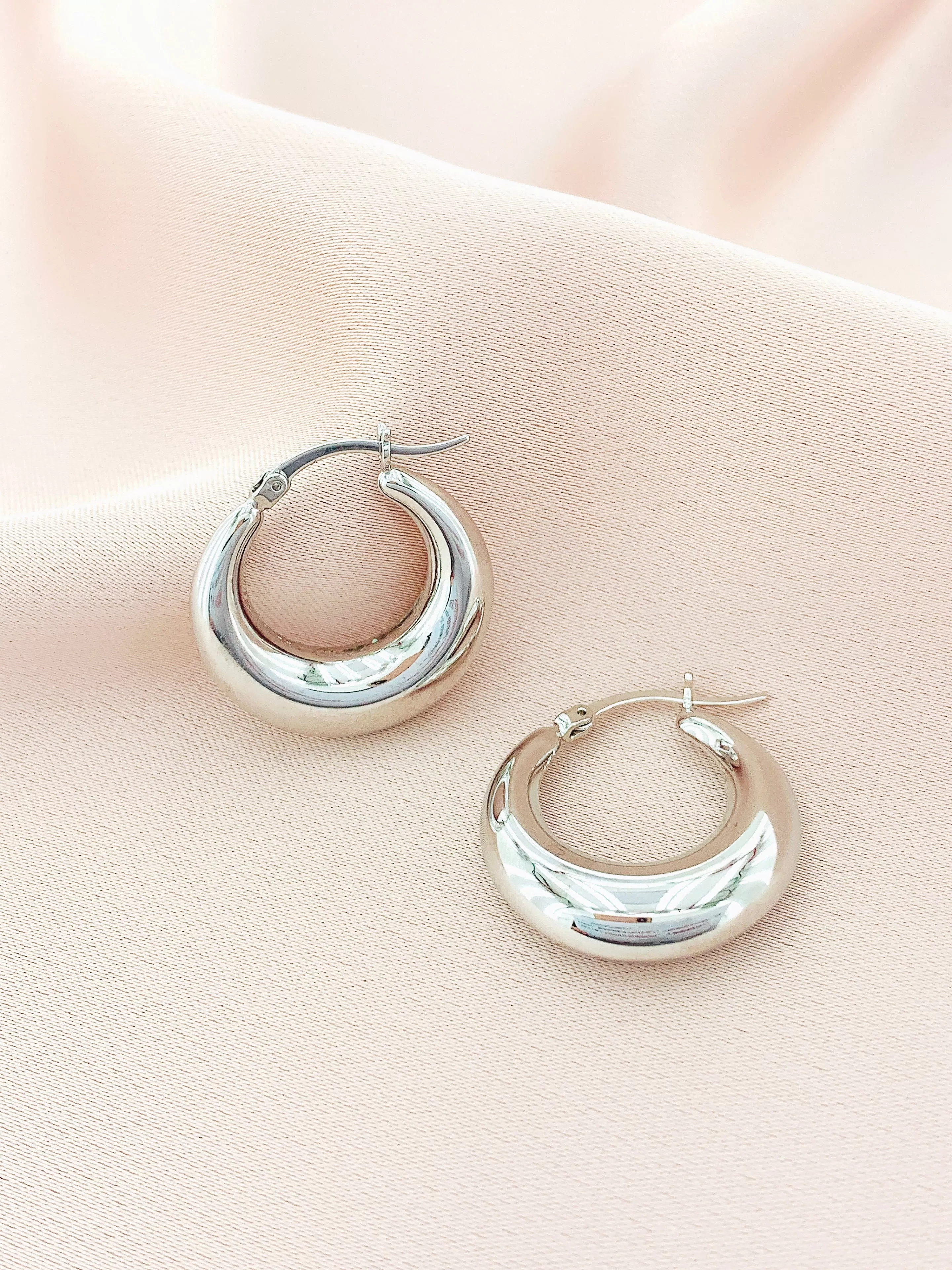 Women's Fashion Hollow Hoop Earring