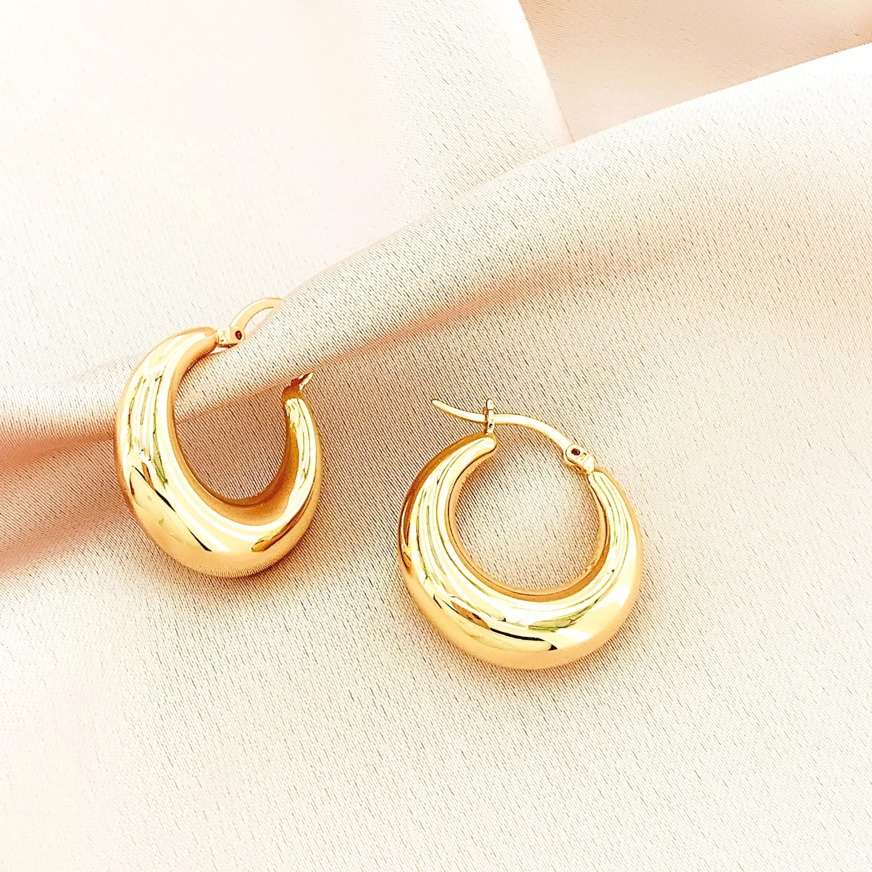 Women's Fashion Hollow Hoop Earring