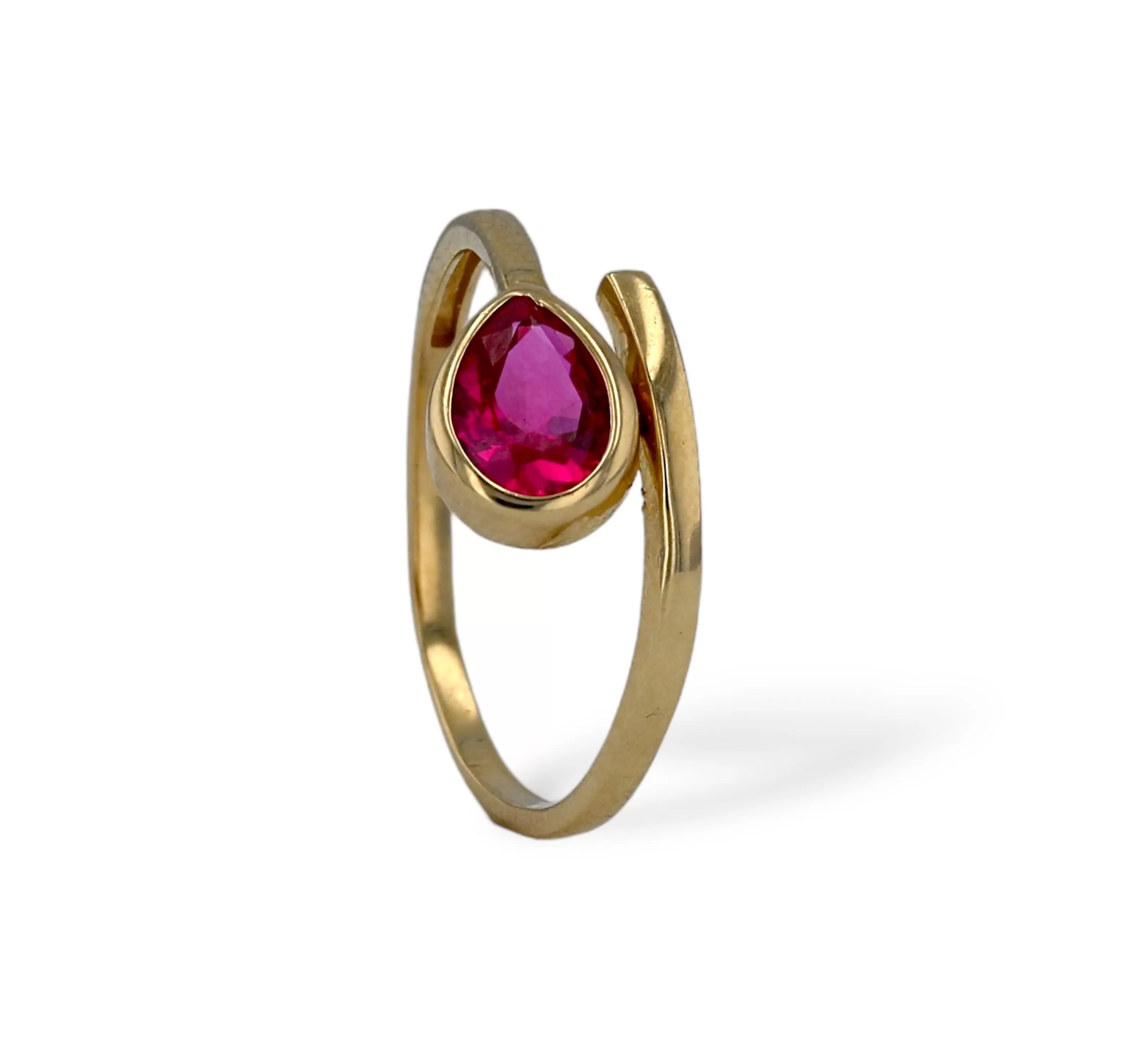 Yellow gold 10k drop red ring